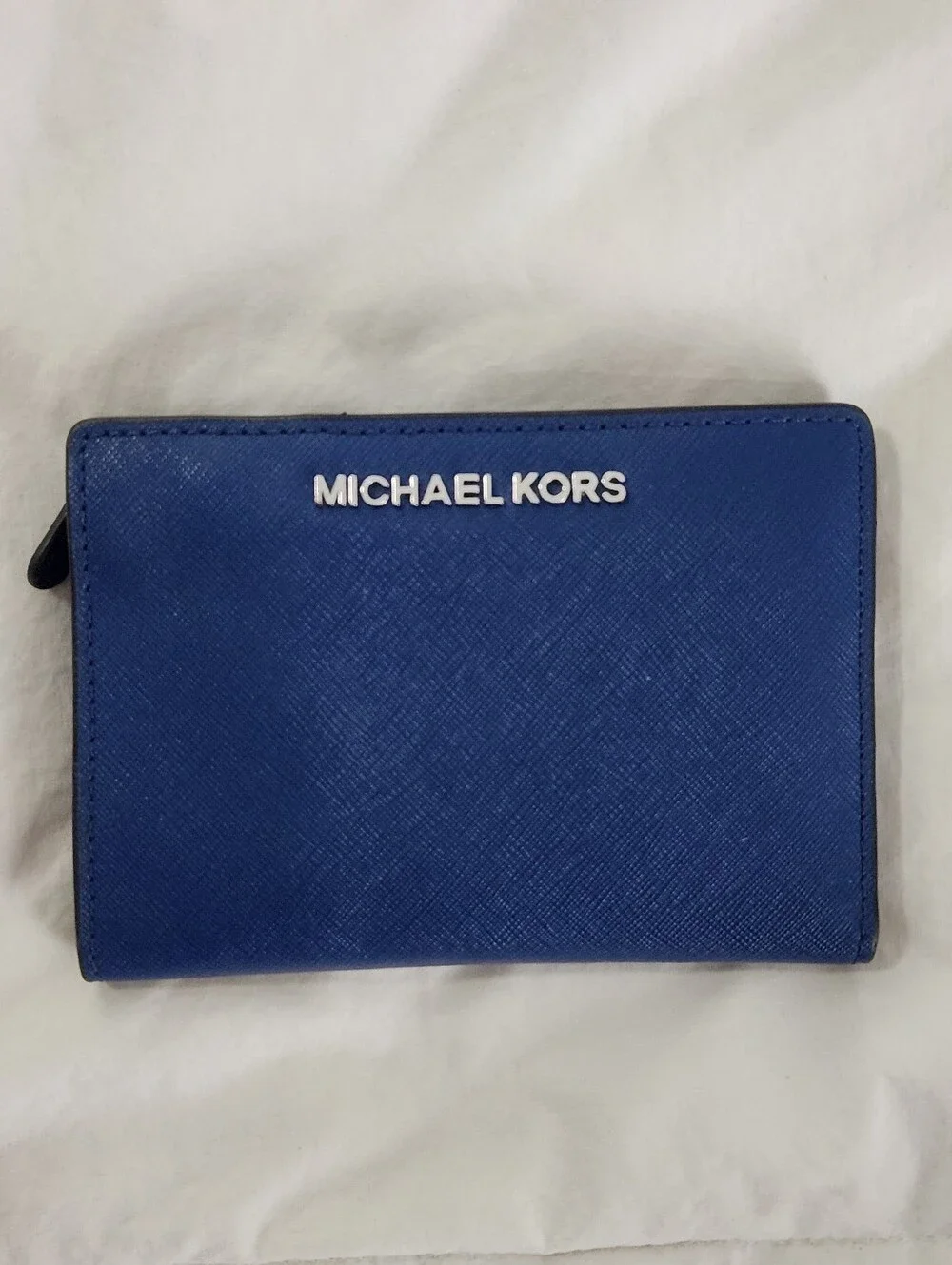 Michael Kors Jet Set Travel Saffiano Leather Bifold Zipper Wallet Blue